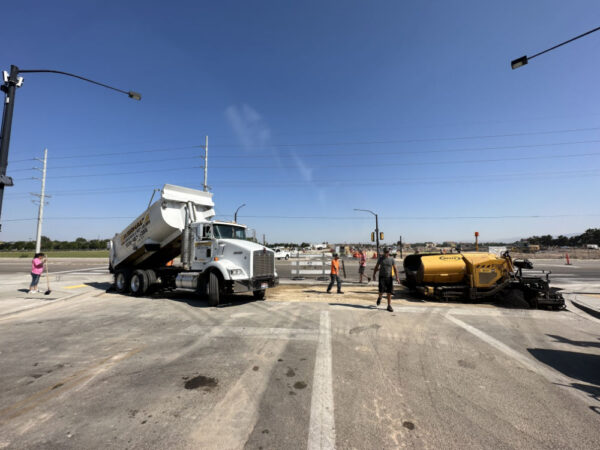 Asphalt Driveways & Patching Truck with Construction